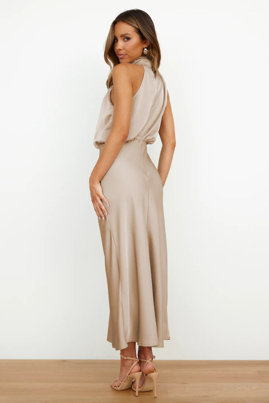 Nora | Elegantes Halterneck Kleid