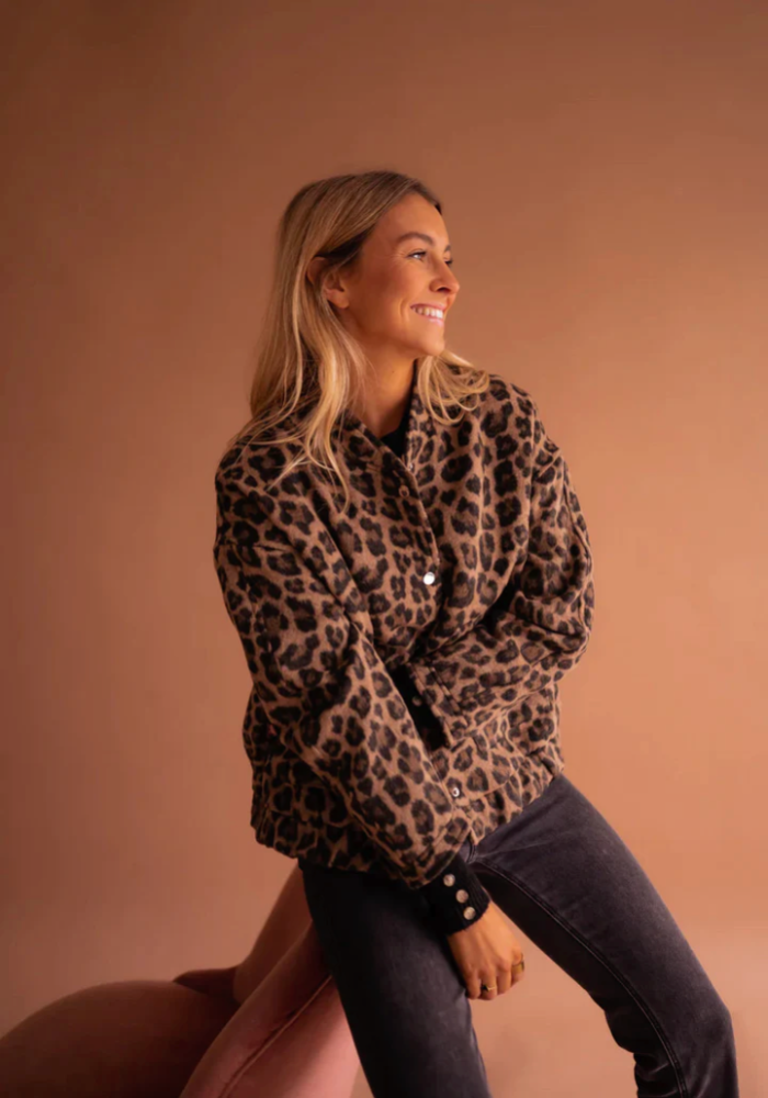 Amelia | Elegante Leopard-Bomberjacke
