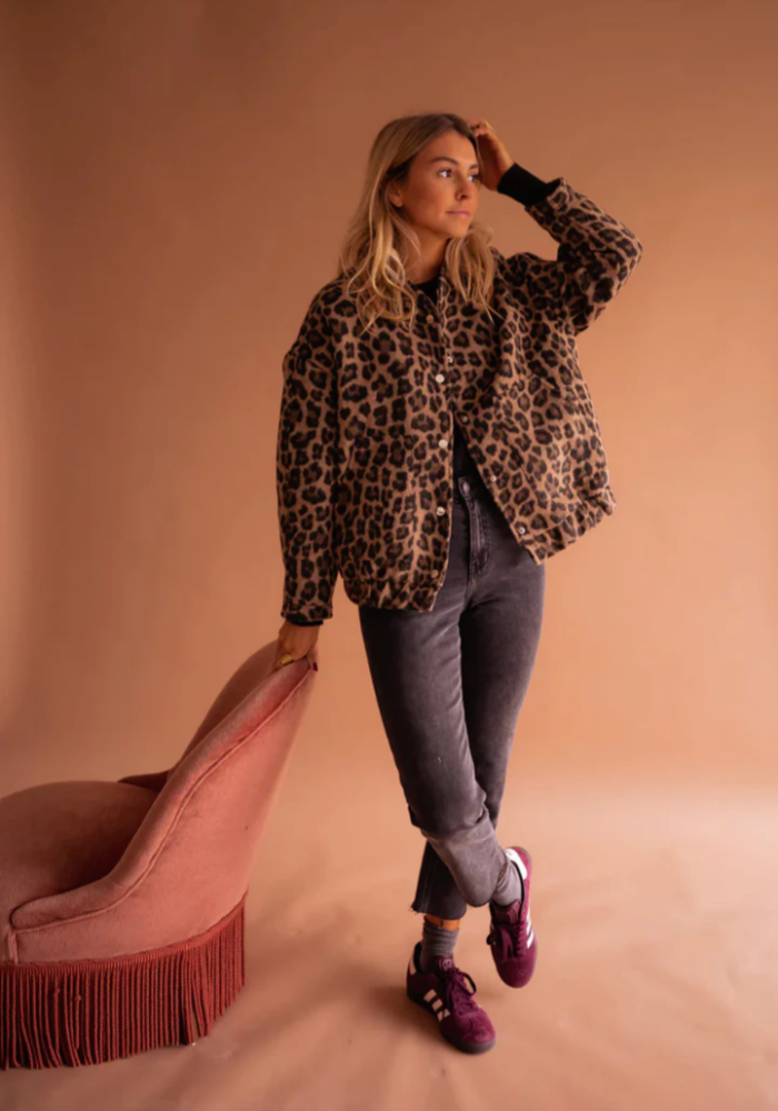 Amelia | Elegante Leopard-Bomberjacke
