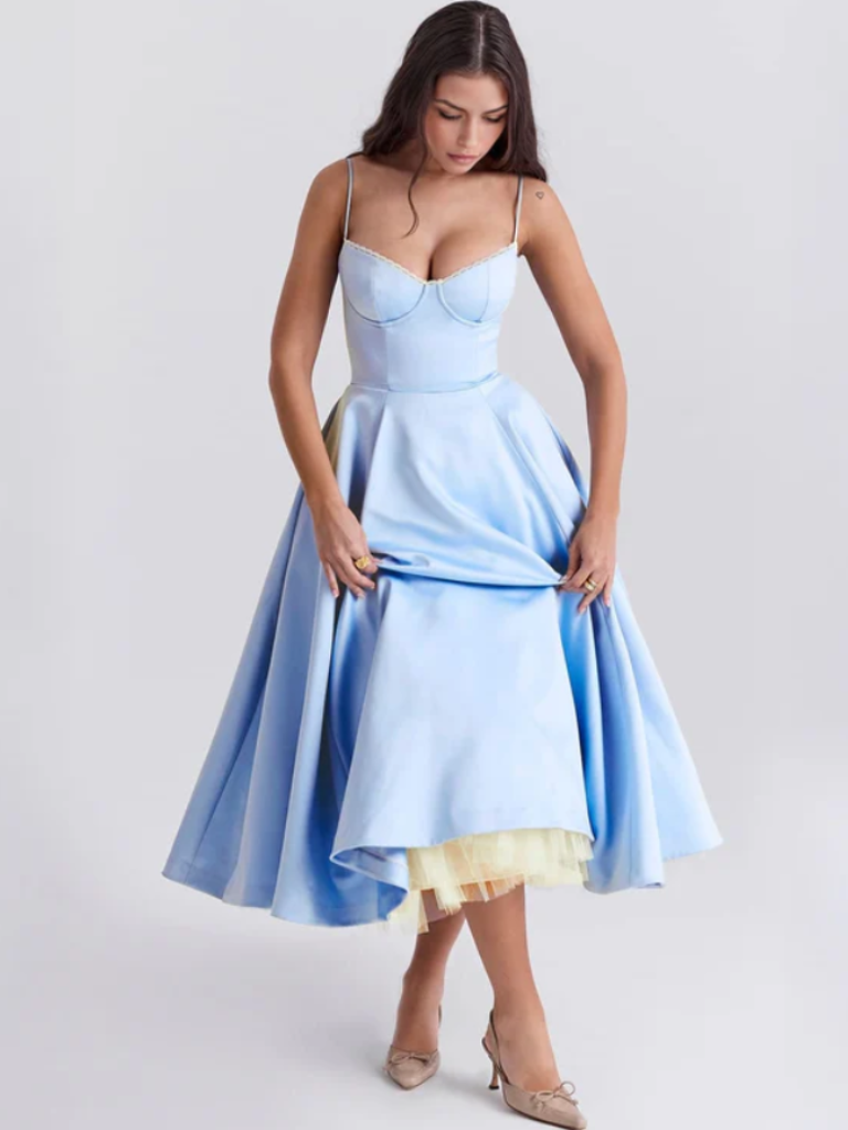 ANMUTIGES BALLKLEID