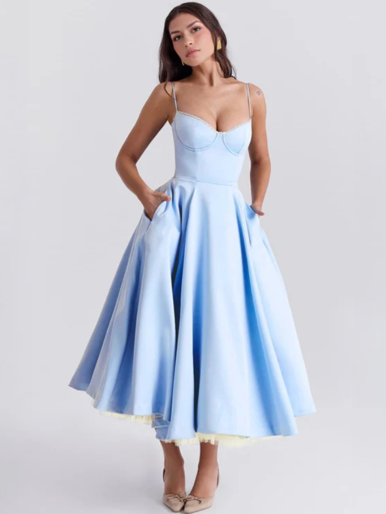 ANMUTIGES BALLKLEID