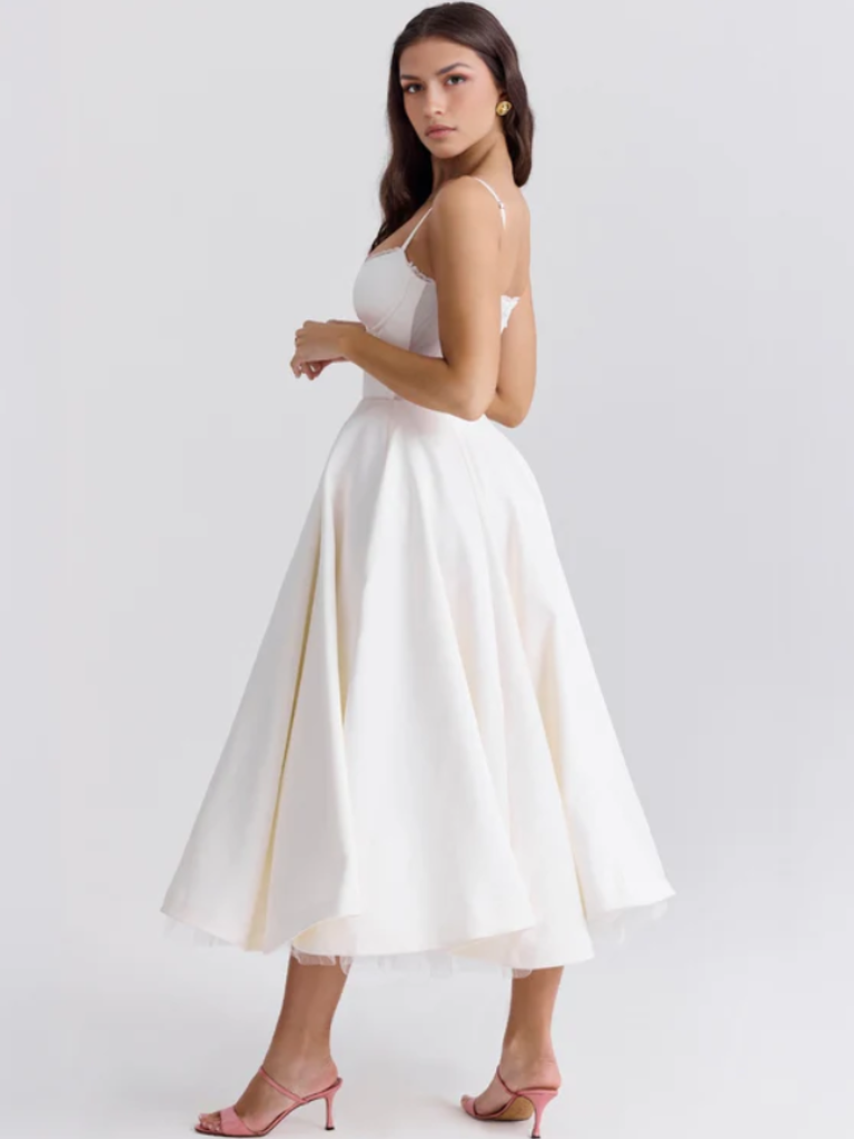 ANMUTIGES BALLKLEID
