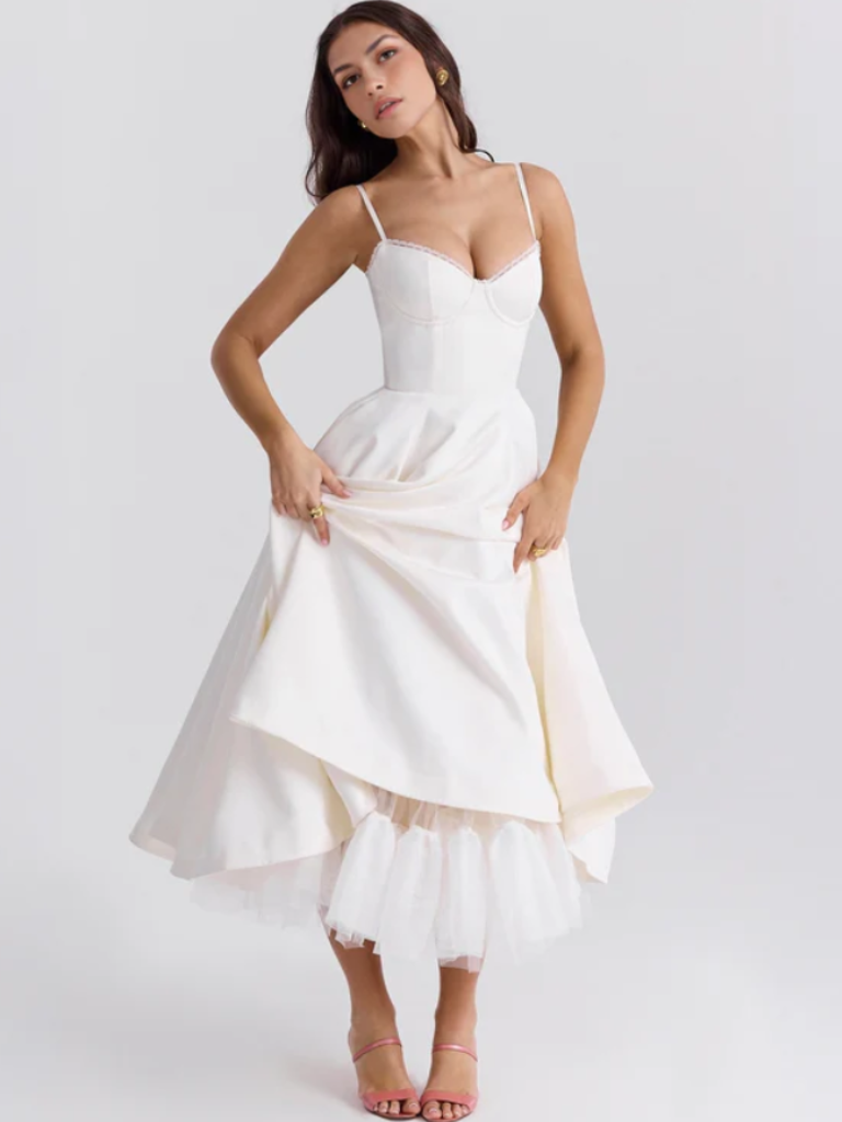ANMUTIGES BALLKLEID