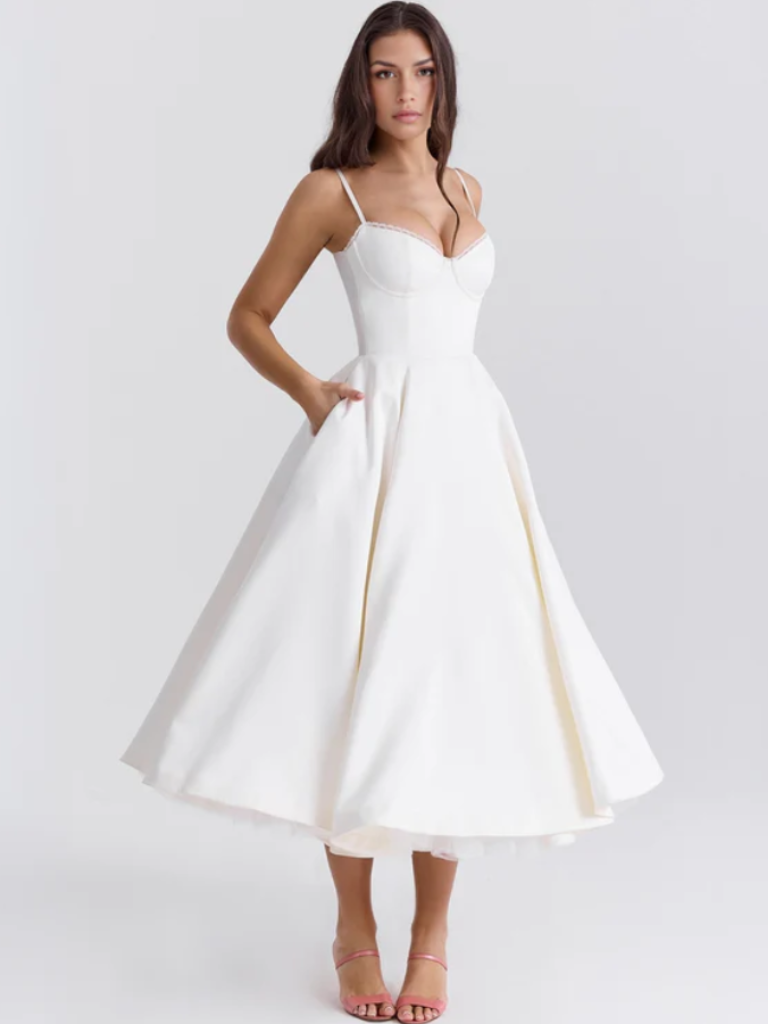 ANMUTIGES BALLKLEID