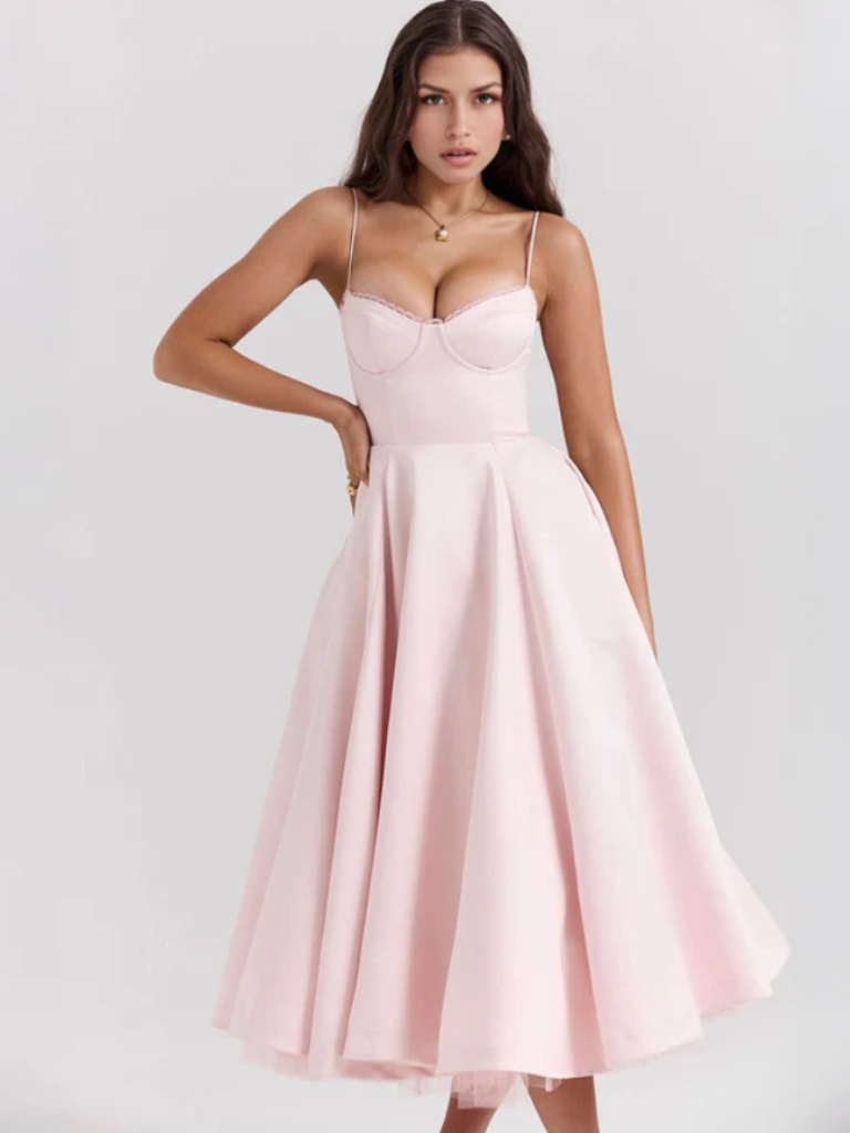 ANMUTIGES BALLKLEID