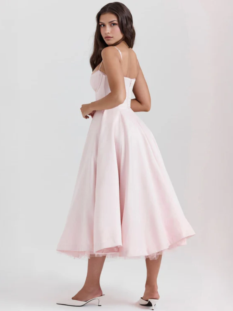ANMUTIGES BALLKLEID