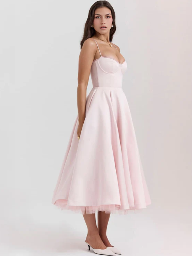 ANMUTIGES BALLKLEID