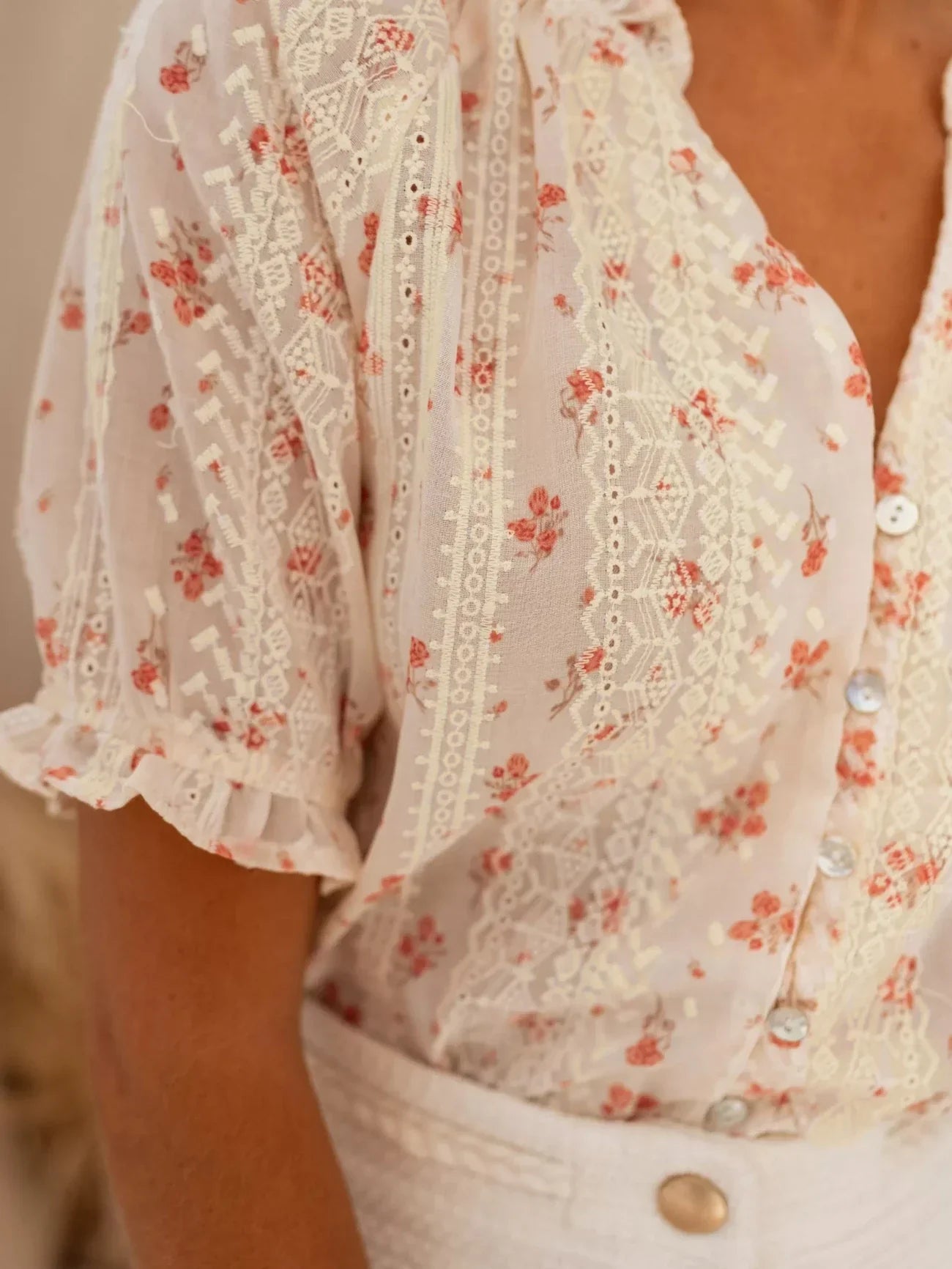 Amelia | Elegante Blumenbluse