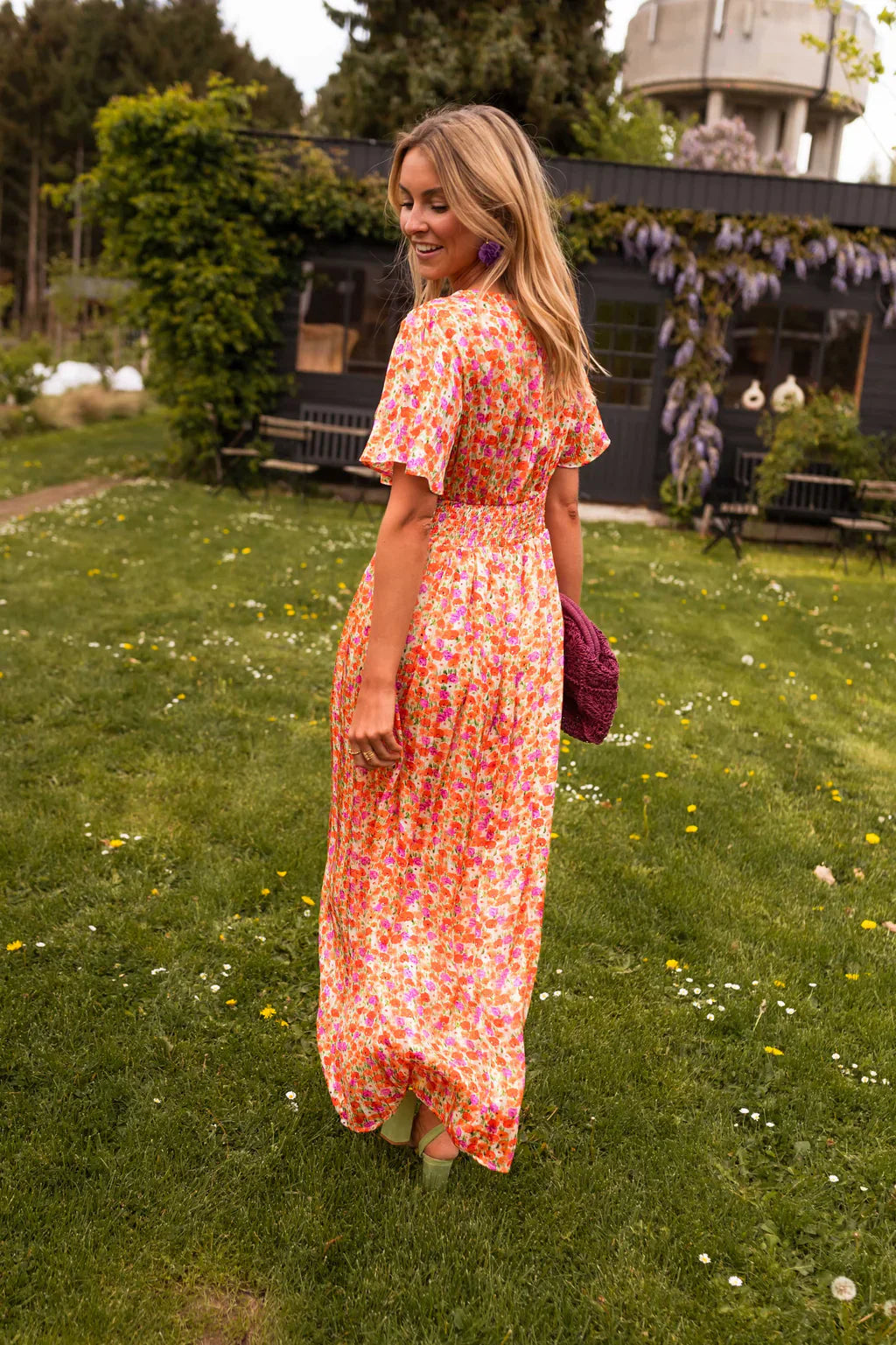 Amelia | Das Blumenkleid